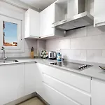 Cozy In Stylish Flat Just Steps From The * Cádiz