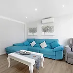 Cozy In Stylish Flat Just Steps From The Privatunterkunft