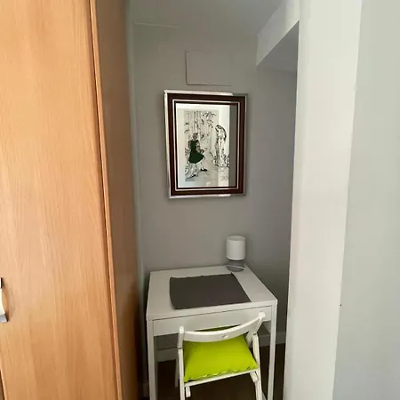 Privatunterkunft Cozy In Stylish Flat Just Steps From The *