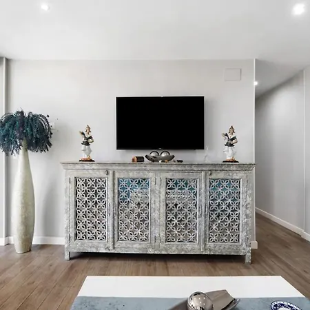 Privatunterkunft Cozy In Stylish Flat Just Steps From The
