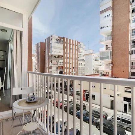 Cozy In Stylish Flat Just Steps From The Privatunterkunft *
