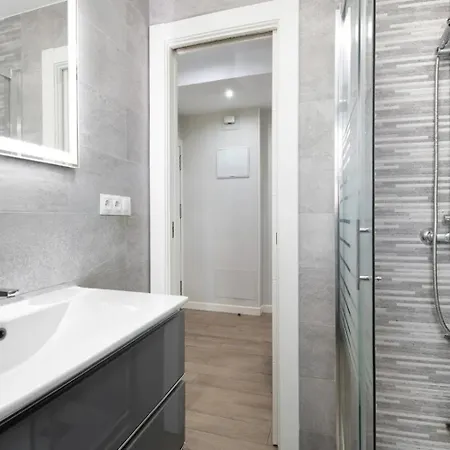 Privatunterkunft Cozy In Stylish Flat Just Steps From The *