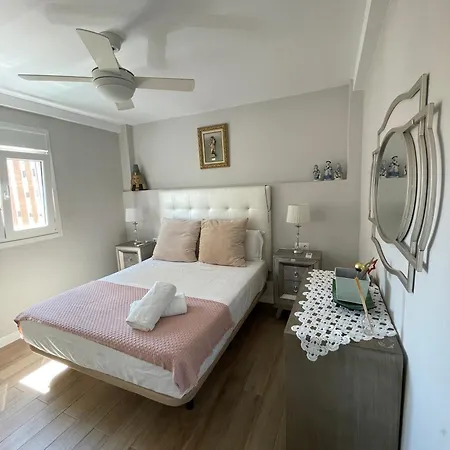 Homestay Cozy In Stylish Flat Just Steps From The *